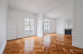 Appartement haussmannien avec balcons près du Trocadéro